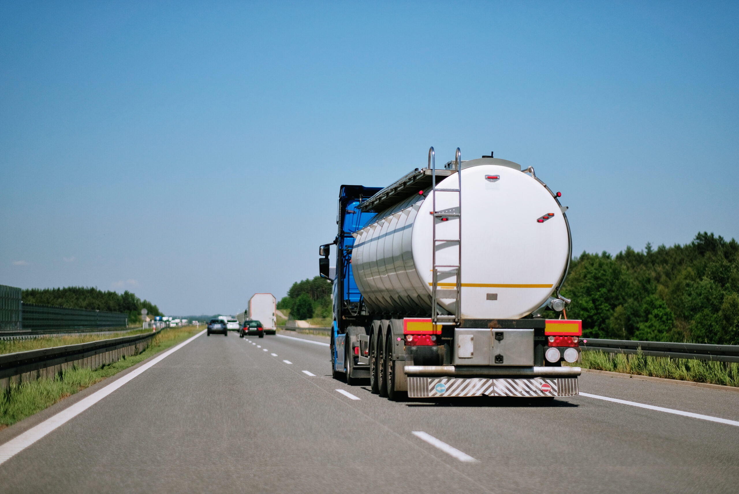 Tankwagenfahrer mit LKW