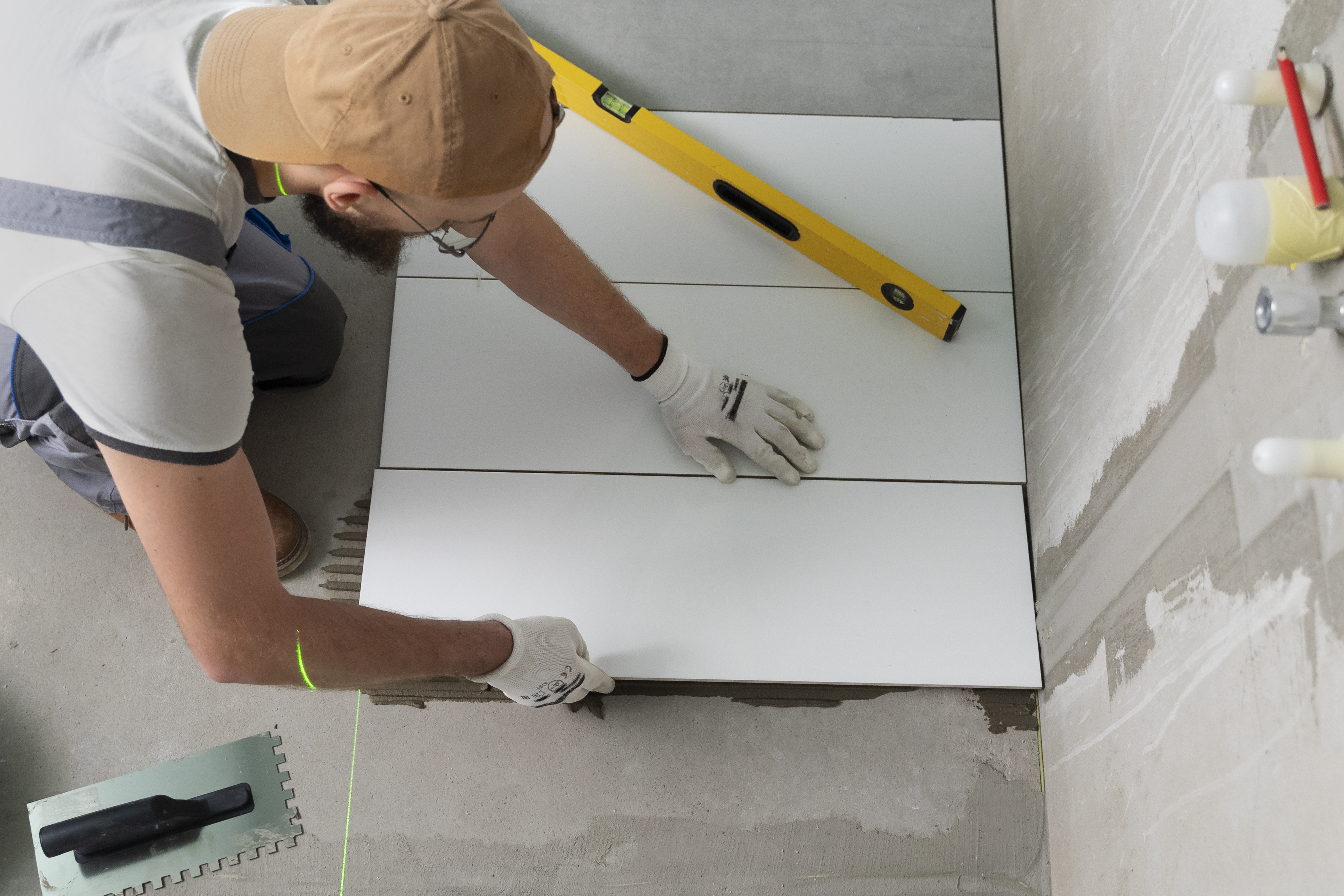 Handwerkliche Arbeiten auf einer Baustelle